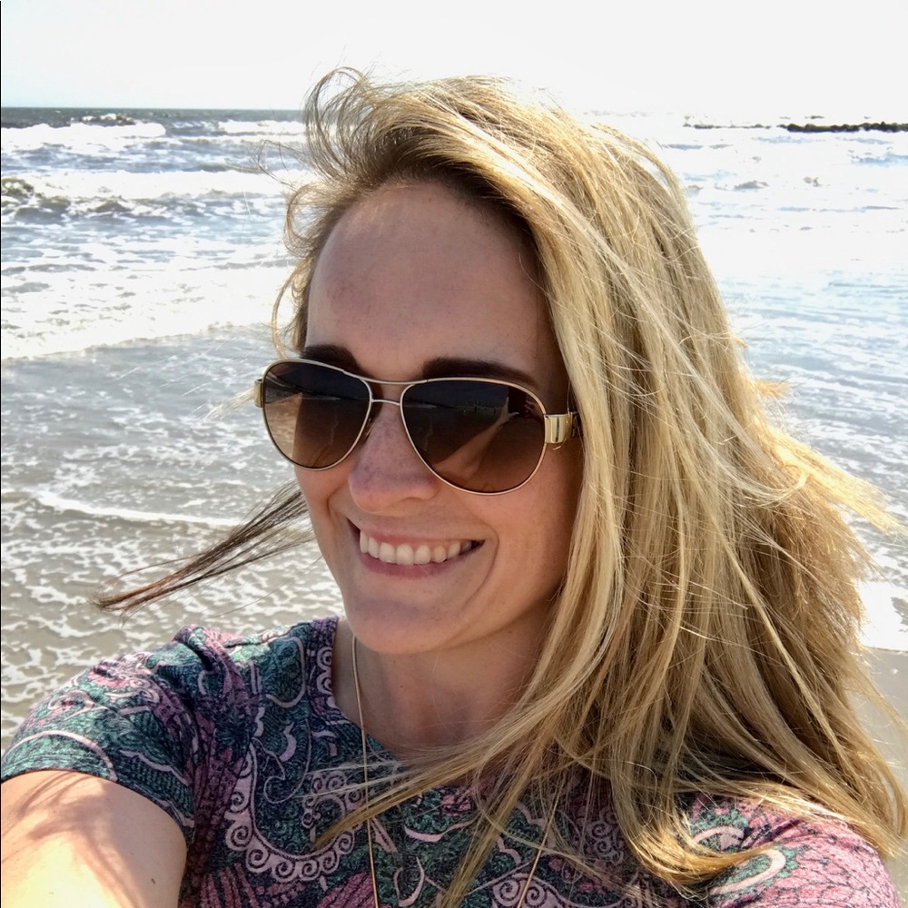 Meet your Posher, Danielle